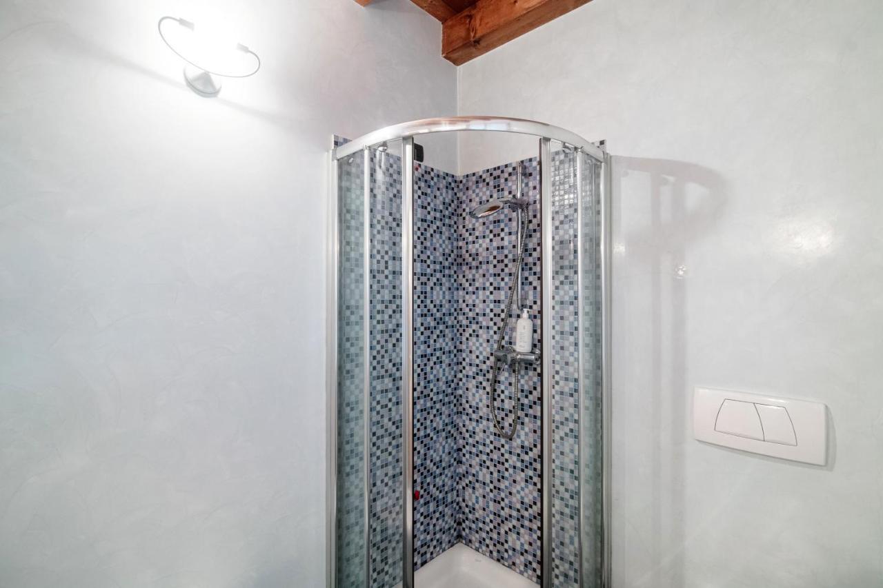 Del Pero Suite - By Myhomeincomo Como Exterior foto